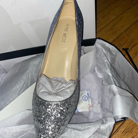 Nine West pointed toe pumps - Picture 2 of 6